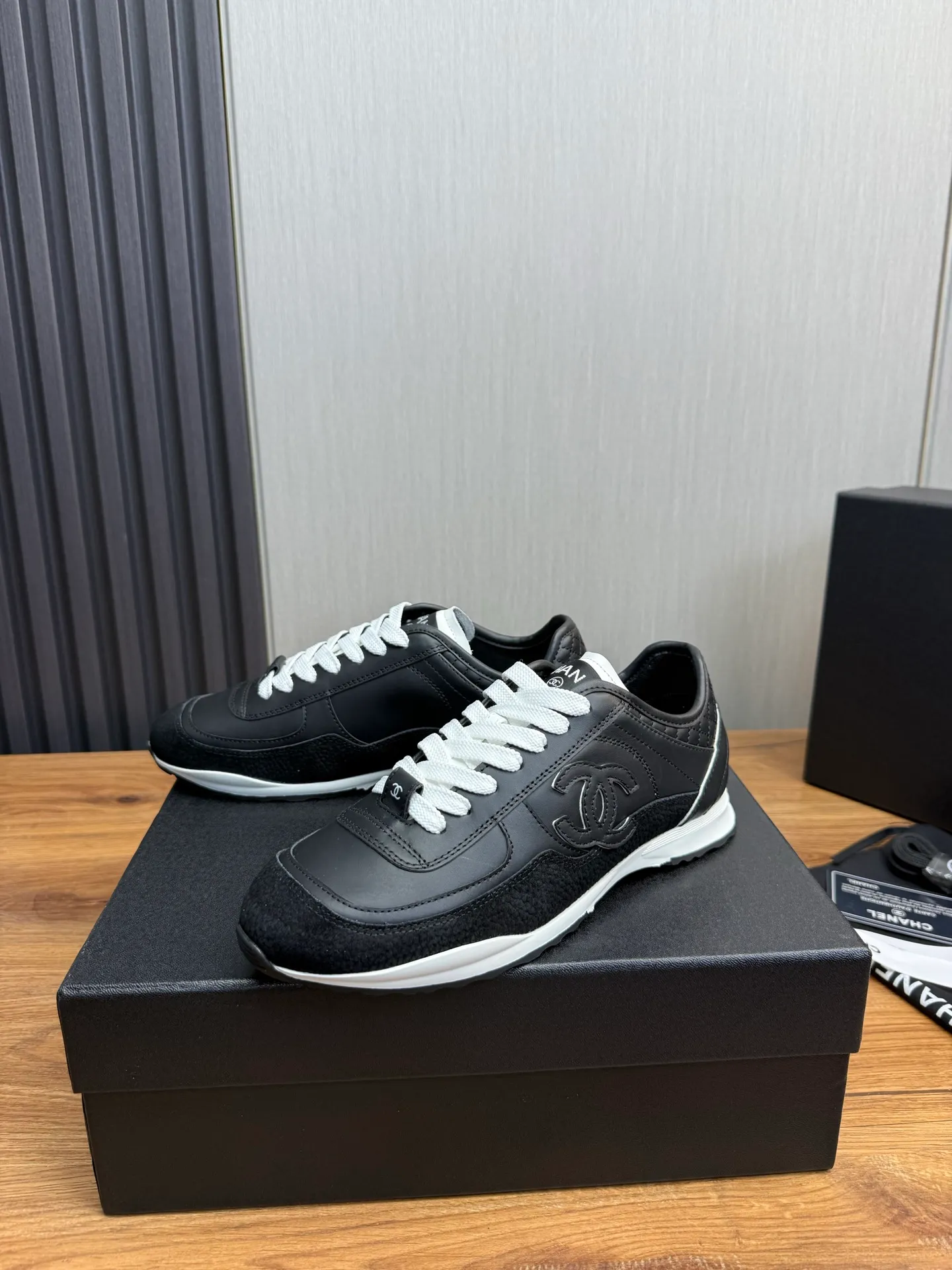 Men's men's shoes 💰600💰 Chanel Chanel 25A latest couple's white shoes casual sports shoes skate shoes 🩷💚 original purchase and development production Xiaoxiang C Home counter another super hot model, loved by Internet celebrity bloggers and ladies, various praises on social platforms, super popular and high quality 😍😍 latest material classic black and white color matching The upper foot is full of fashion 🎊🎊 ▪️Material: Original customized imported cowhide material ▪️Inner lining: Customized mesh ▪️Sole: Original open-molded TPU non-slip outsole ▪️Size: 35-44